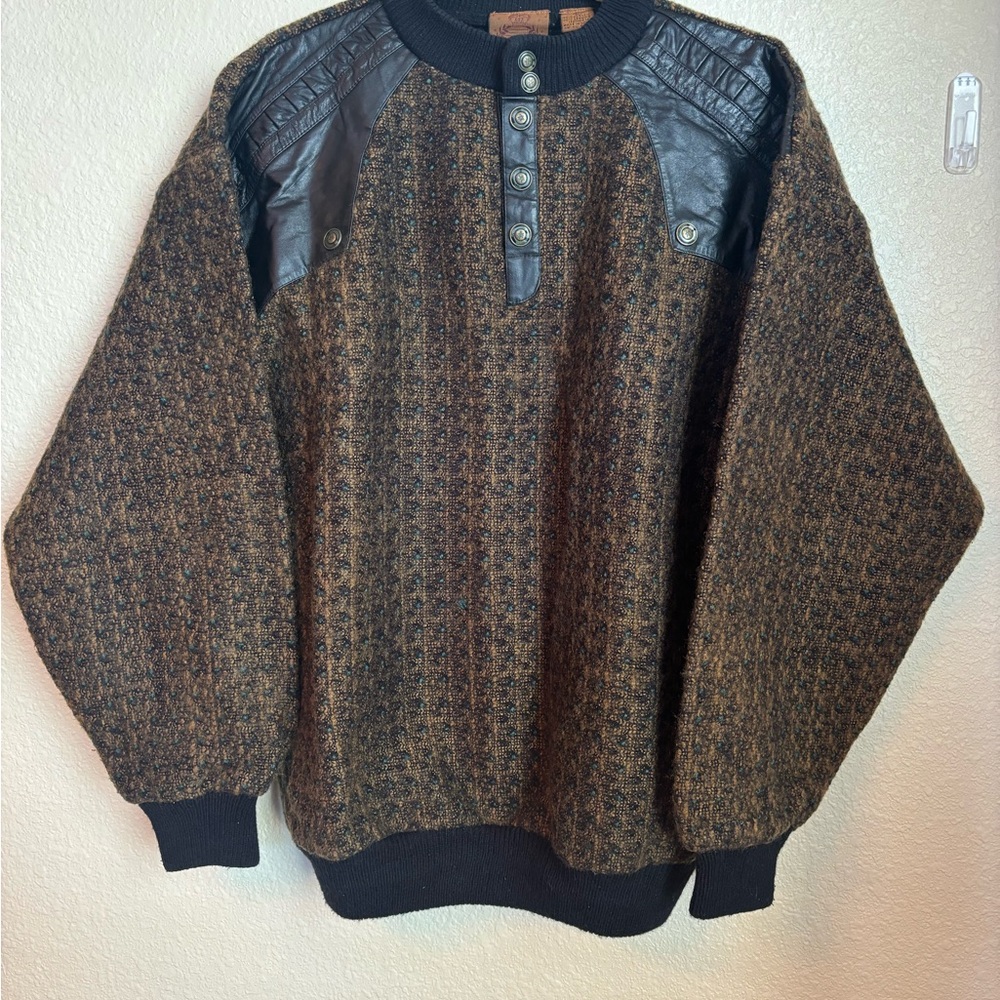 Cosi collectionCrewneck Sweater with leather trim Nordic Design